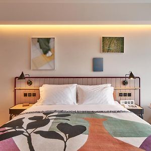 City Signature King Room